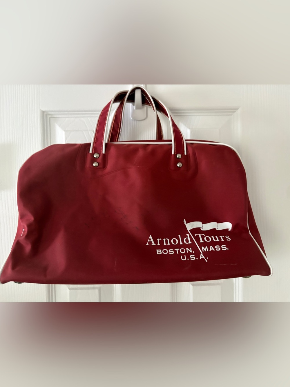 1980s Nylon Travel Bag Vintage Boston, Mass Arnold Tours Maroon Burgundy Weekend